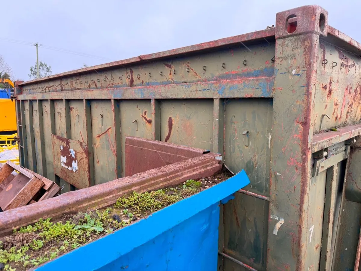 HOOK LOADER SKIP BIN ROLL ON ....# 746P - Image 4