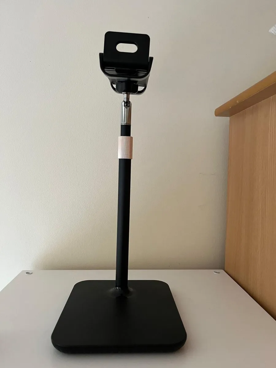 Table/phone stand - Image 1