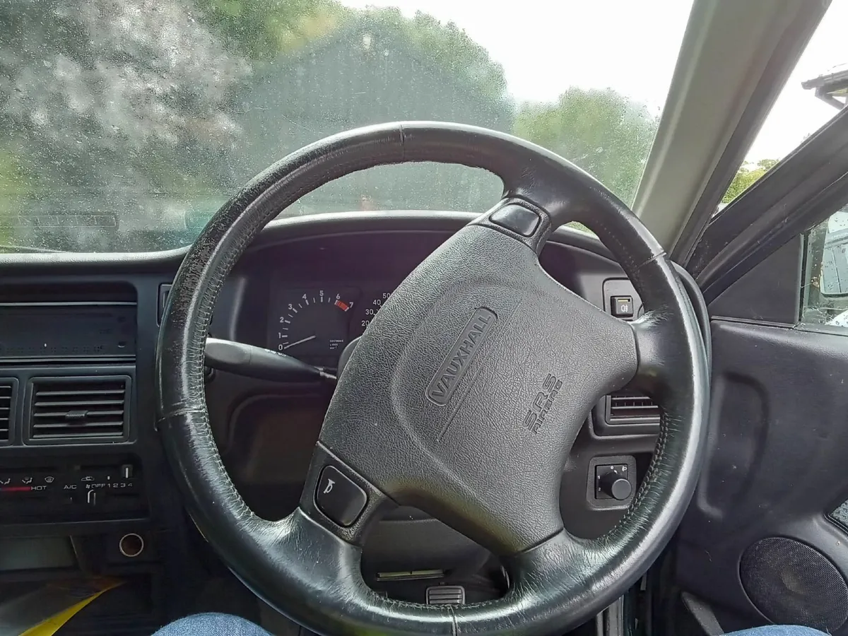 Vauxhall Frontera 2198cc Petrol Estate 1997 - Image 4