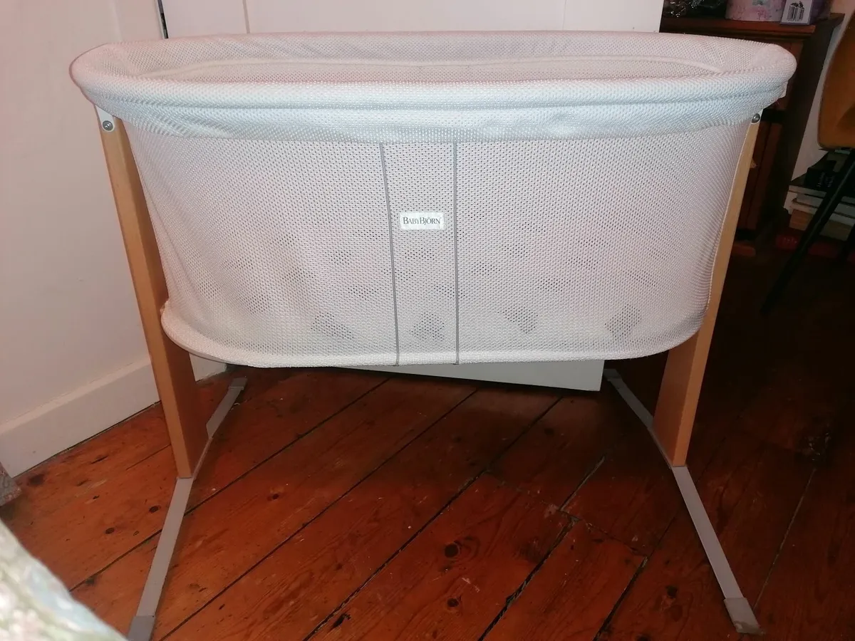 Baby bjorn bassinet - Image 1