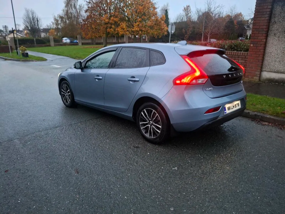 2018 VOLVO V40 MOMENTUM 2.0DIESEL  *NEW NCT * - Image 3