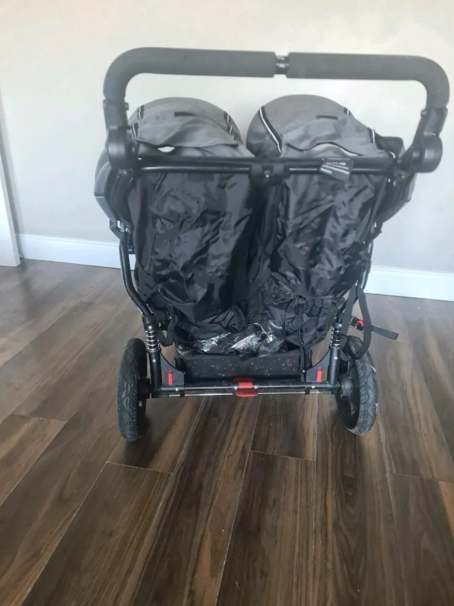 DOUBLE BUGGY OUT AND ABOUT NIPPER - Image 2