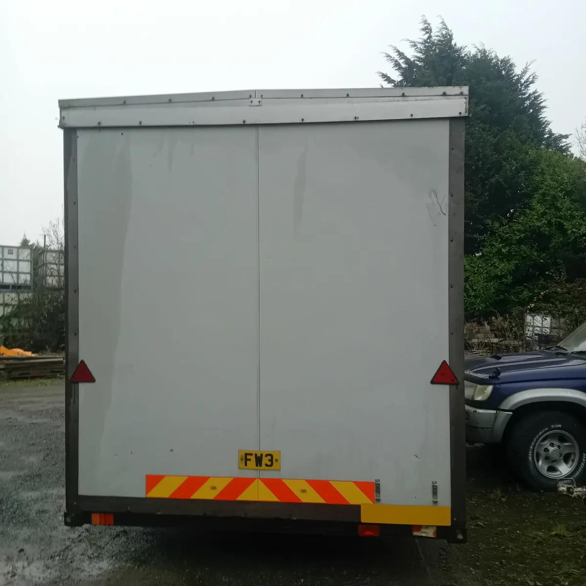 Mobile portacabin on wheels 20ft x 8ft - Image 4