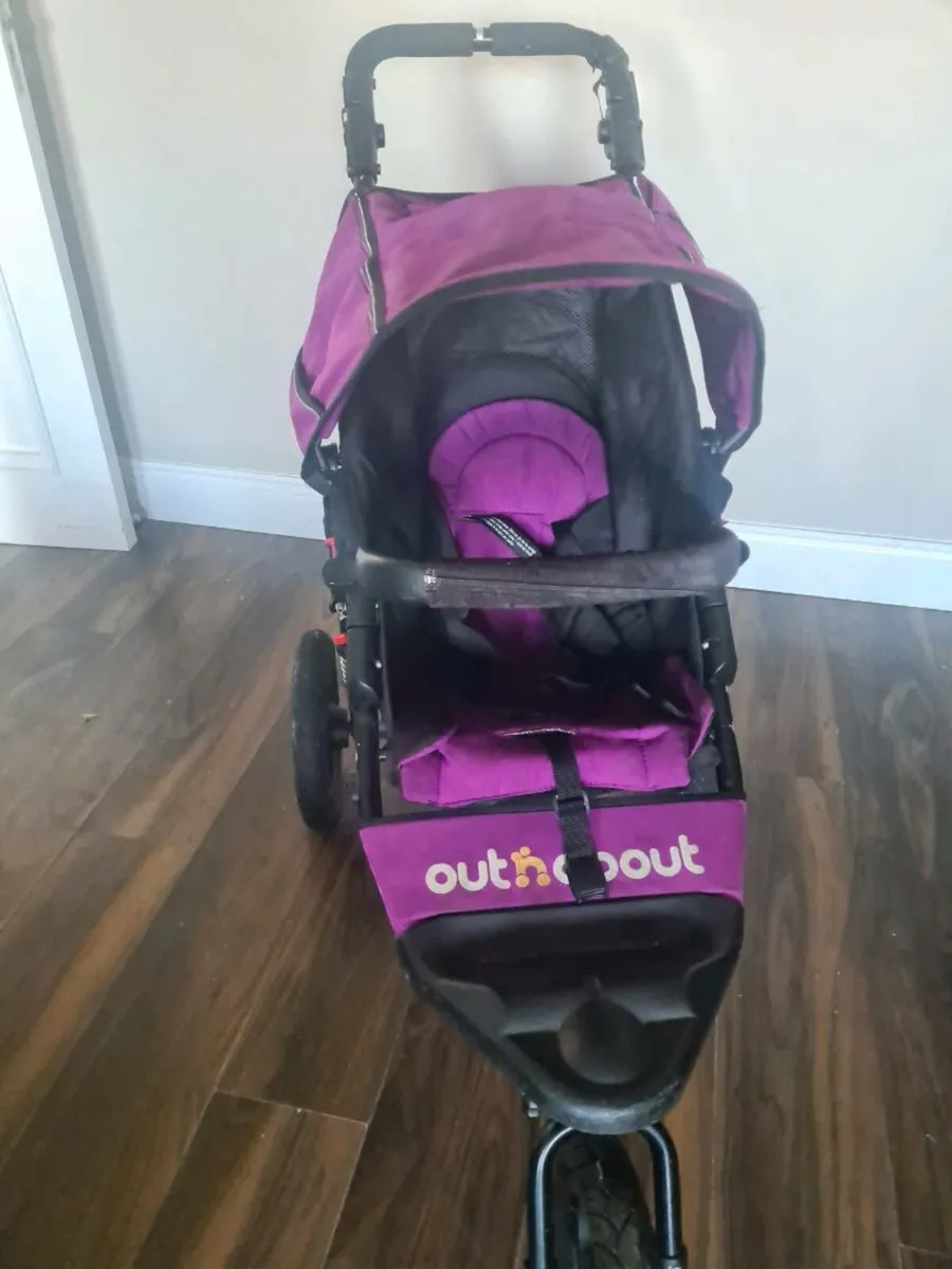 Single Out and About Nipper - Image 1