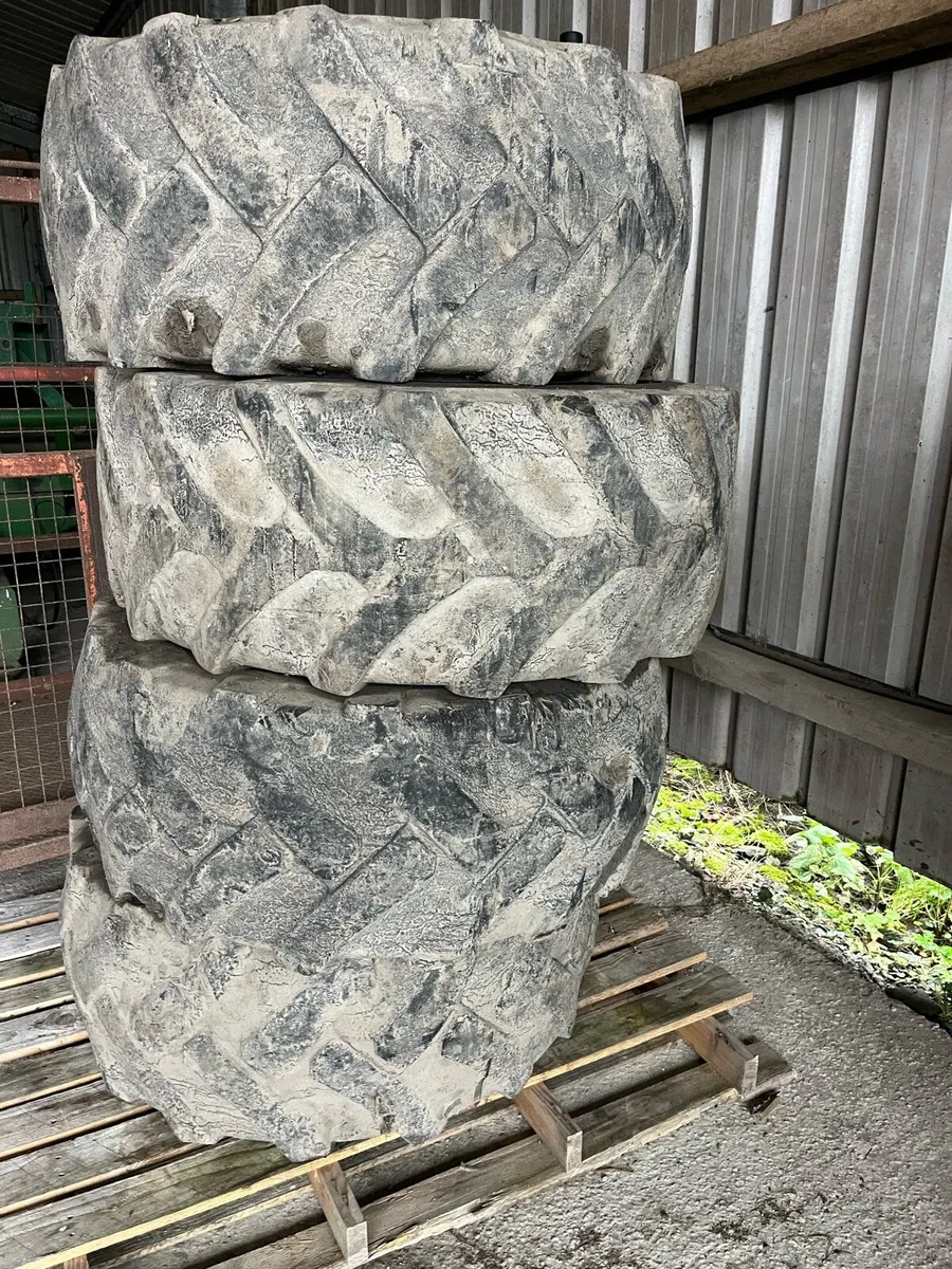 Dumper Tyres 405 70 20 - Image 2