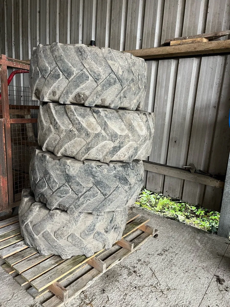 Dumper Tyres 405 70 20 - Image 3