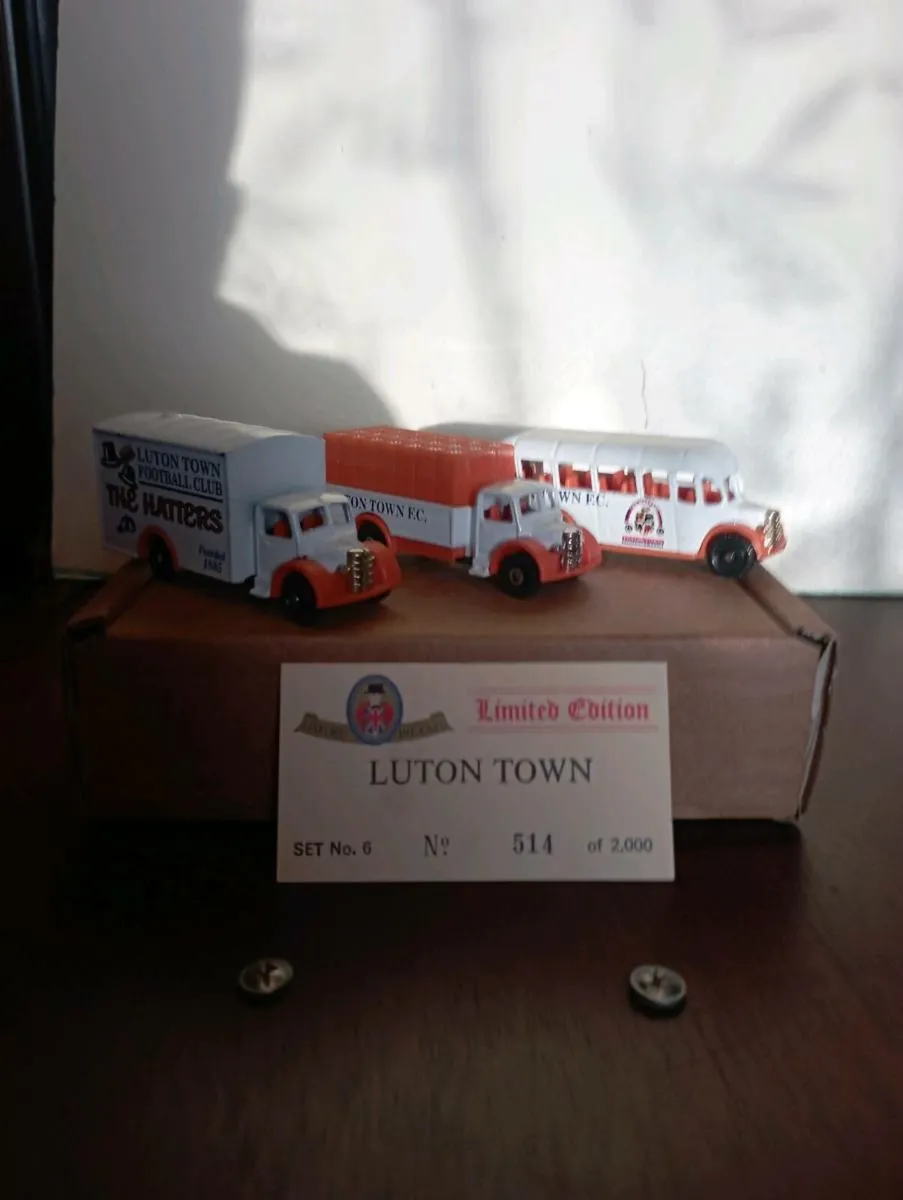VINTAGE LIMITED EDITION OXFORD DIE-CAST MODLES - Image 1