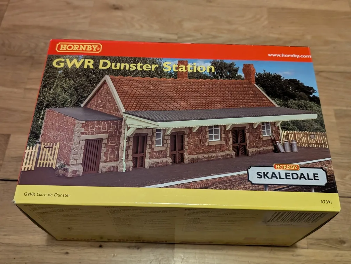 Hornby R7391 GWR Dunster Station - Image 1