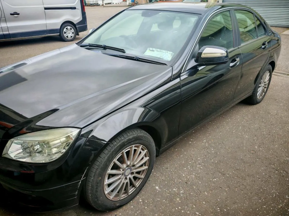 Mercedes C200 - Image 2