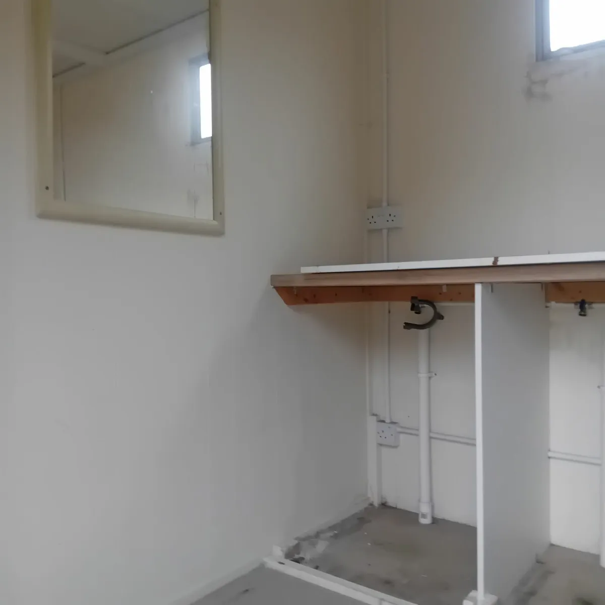 Mobile portacabin on wheels 20ft x 8ft - Image 4