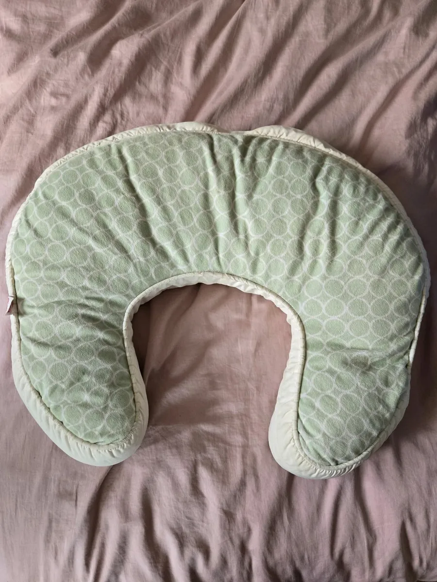 Breastfeeding Nursing pillow free - Image 1