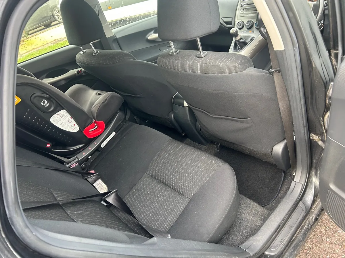 Toyota Auris 2007 - Image 3