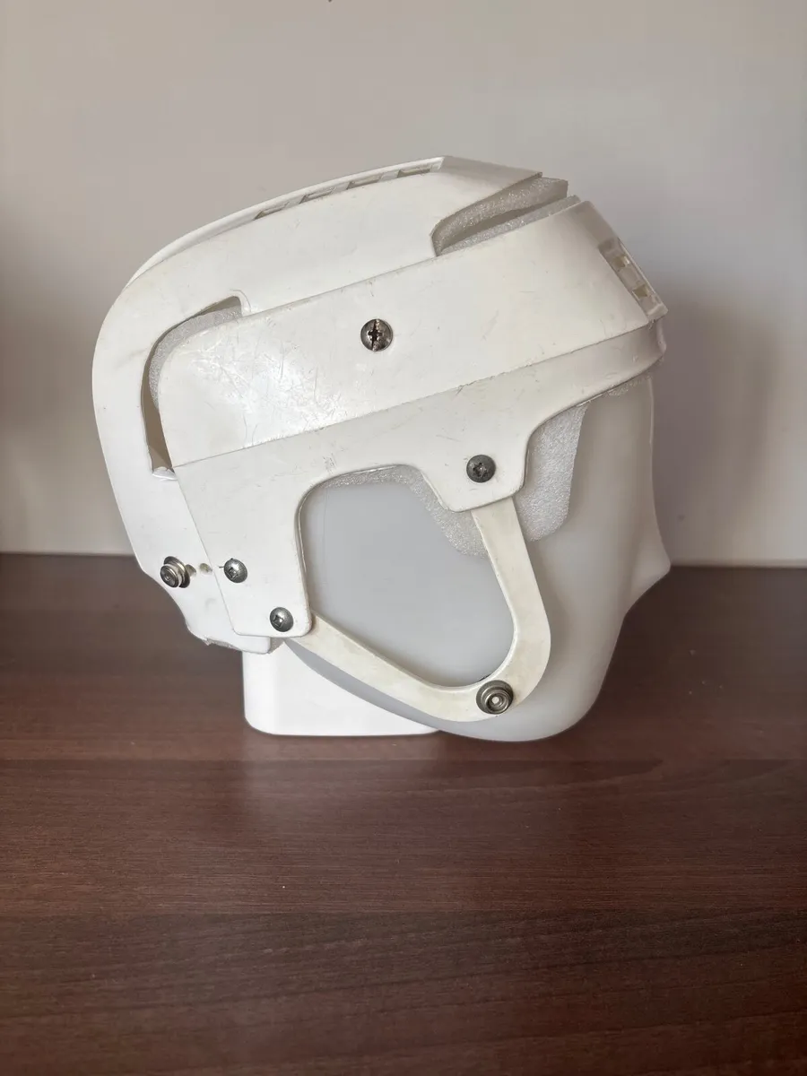 Old style hurling helmet (looking for swaps) - Image 2