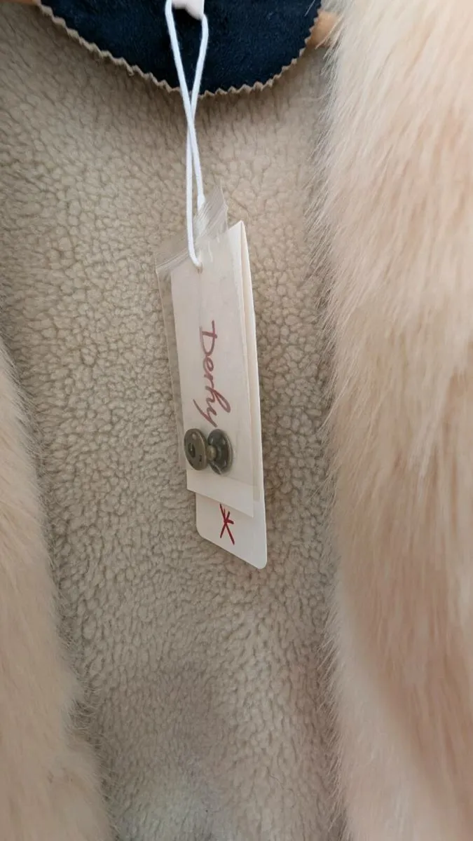 Brand new Suede faux fur navy coat Derhy - Image 3