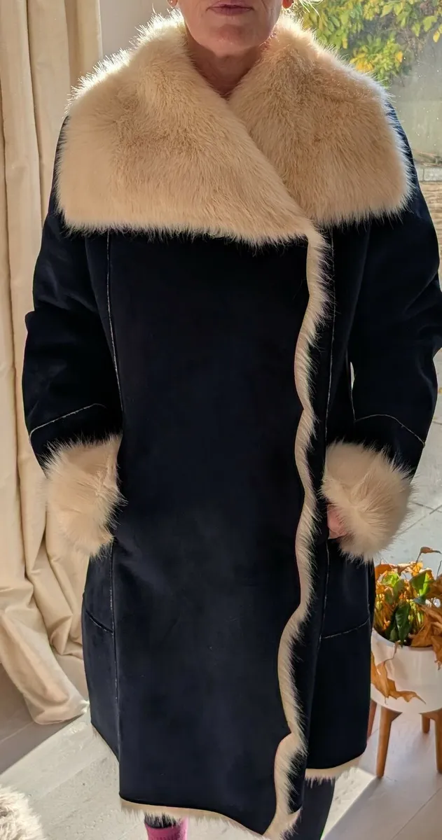 Brand new Suede faux fur navy coat Derhy - Image 4