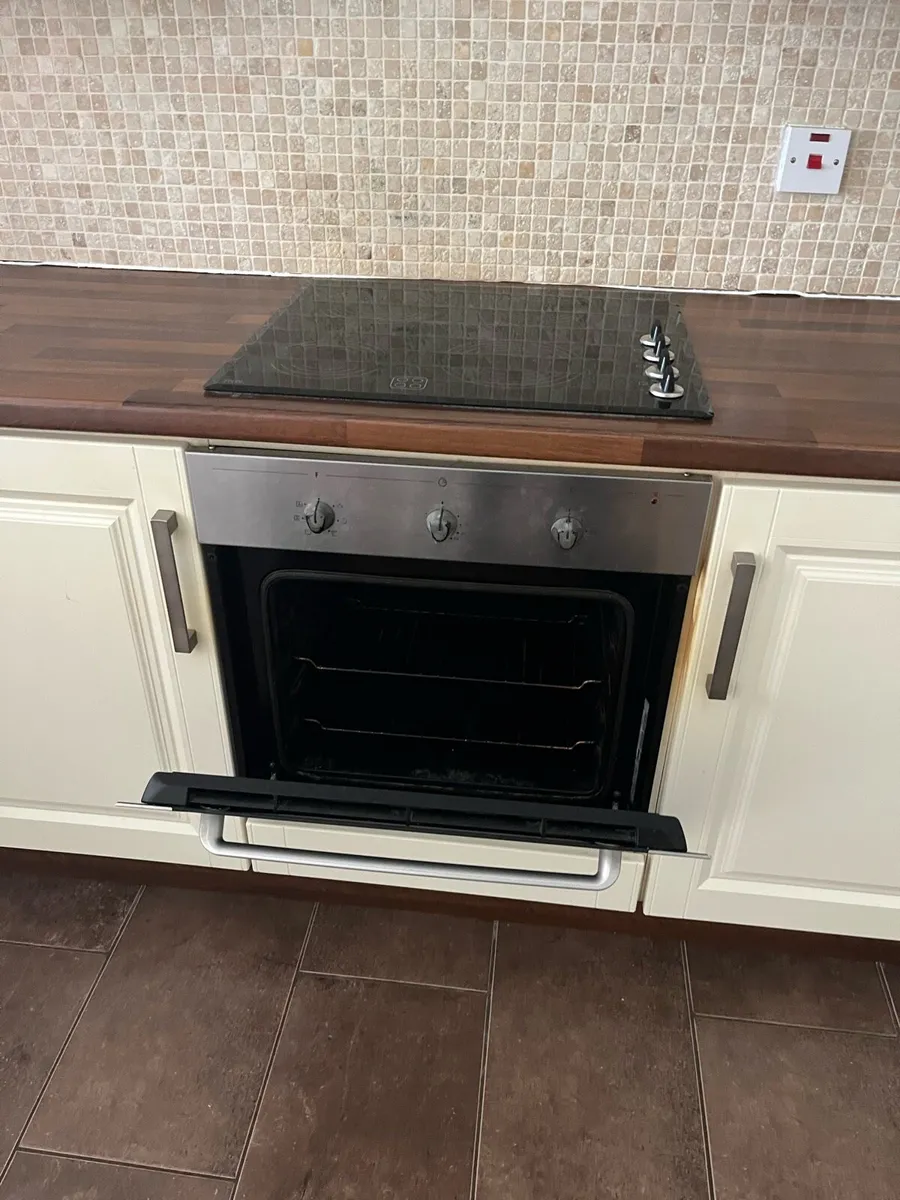 Full kitchen with appliances - Image 2