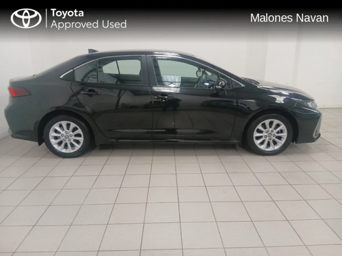 Toyota Corolla LUNA 4DR AUTO HYBRID - Image 3