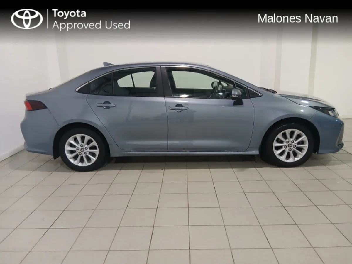 Toyota Corolla LUNA 4DR AUTO HYBRID - Image 3