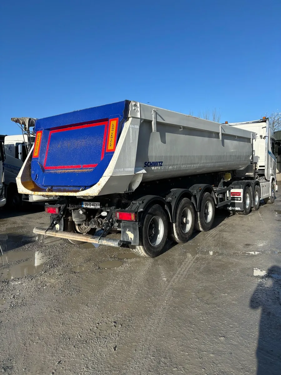 Schmitz Cartobull 8.2 tipping trailer - Image 1