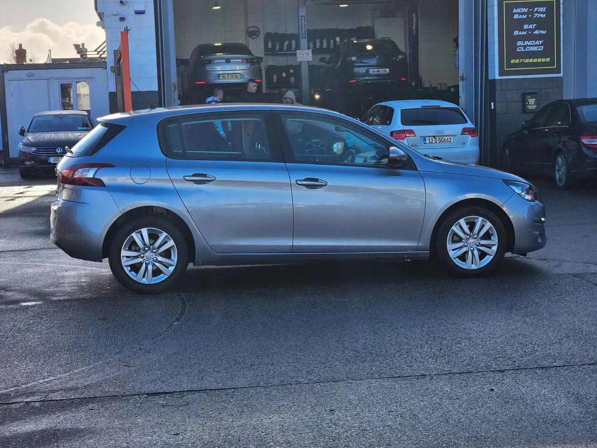 Peugeot 308 1.6 HDI AUTOMATIC - Image 2