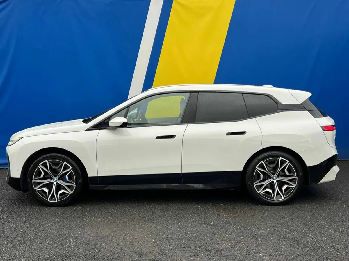 BMW iX XDRIVE40E PREMIUM ** MASSIVE SPEC ** // HAR - Image 4