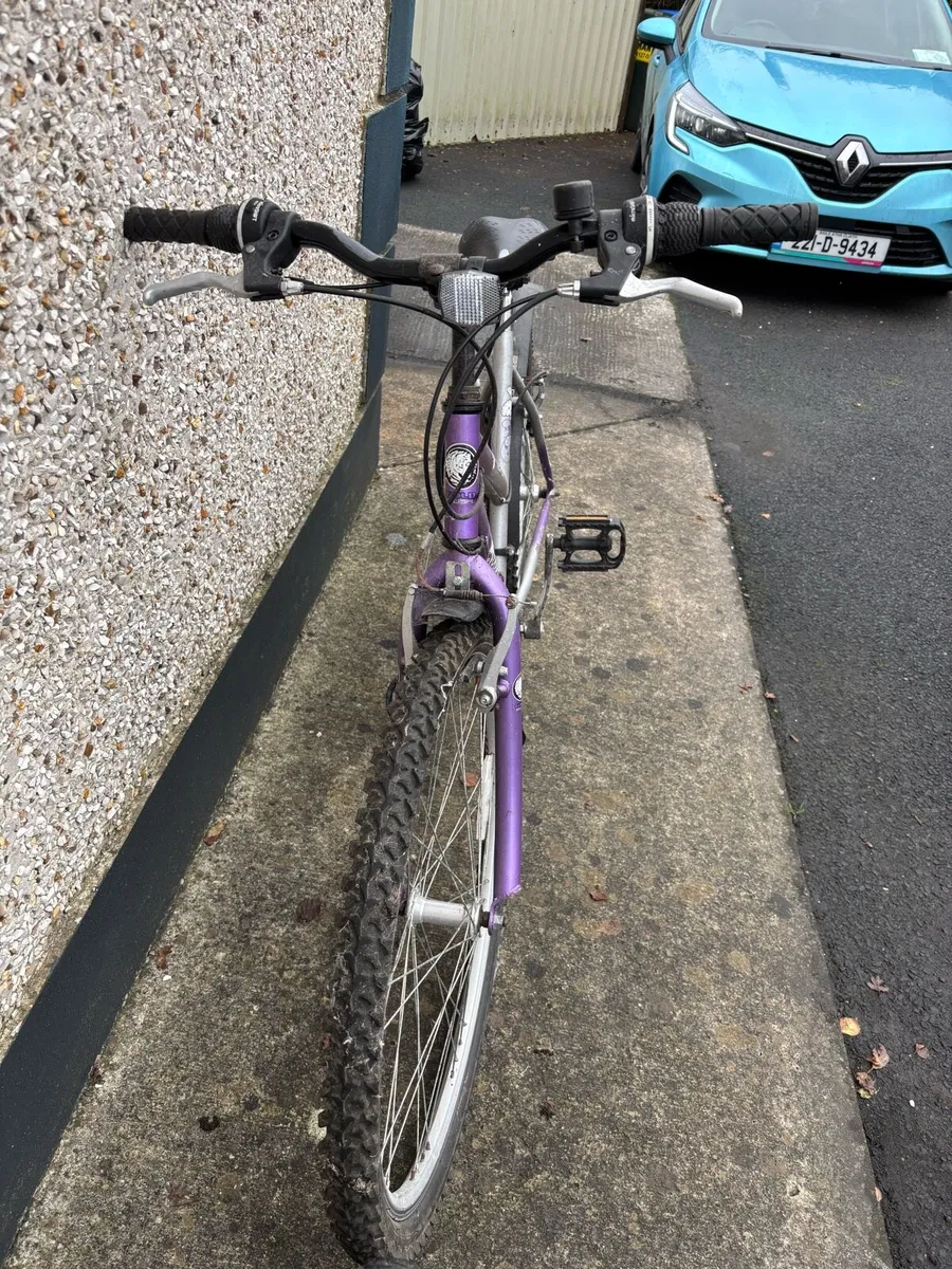 Ladies purple bicycle - Image 2