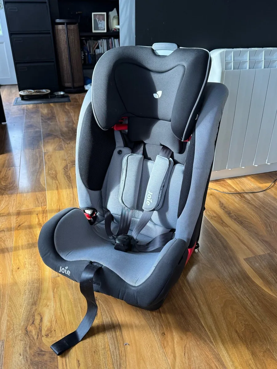 Child’s Car Seat IMMACULATE CONDITION - Image 1