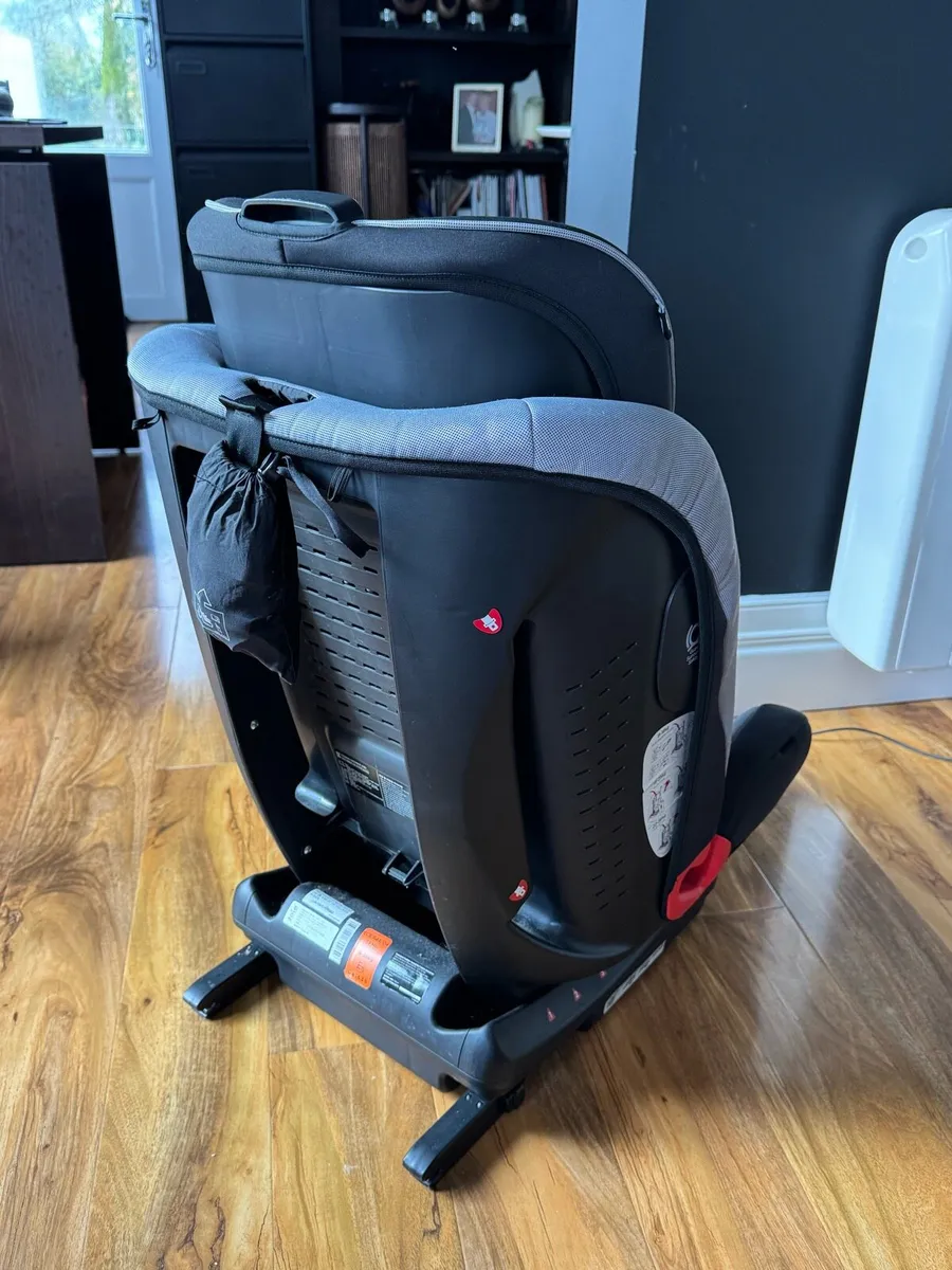 Child’s Car Seat IMMACULATE CONDITION - Image 2