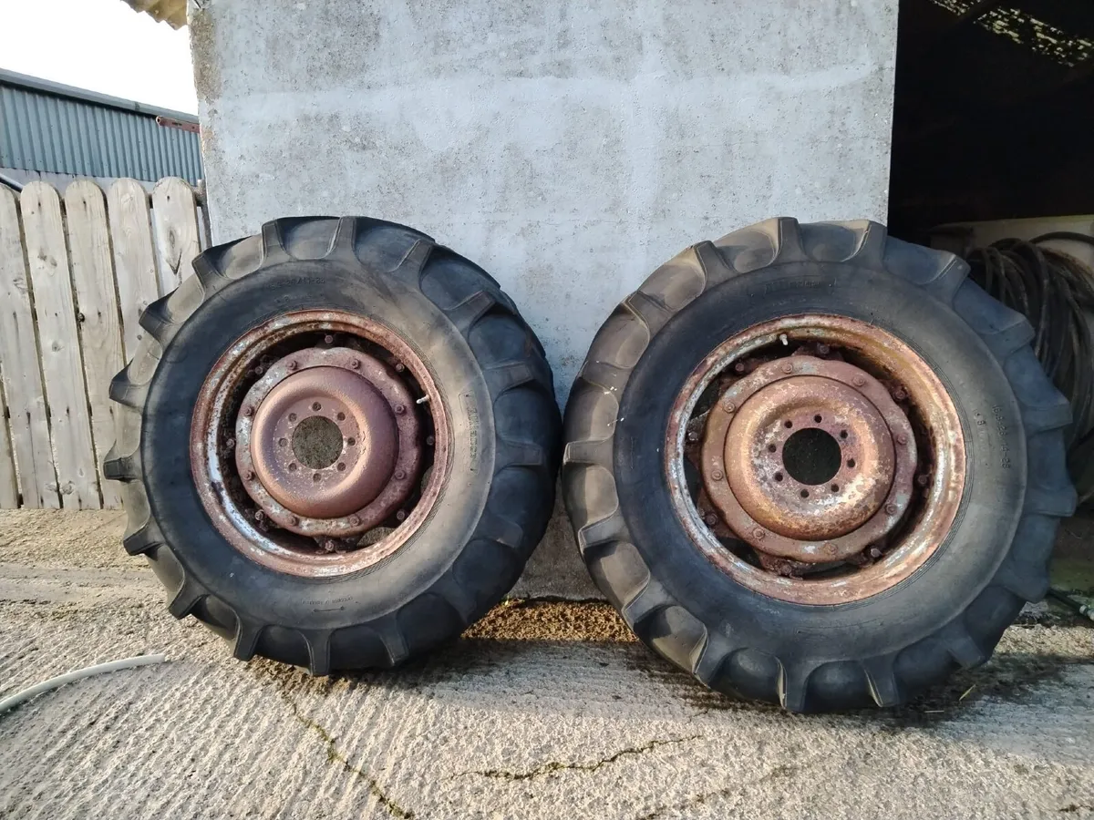 Tractor wheels and tyres - Image 1