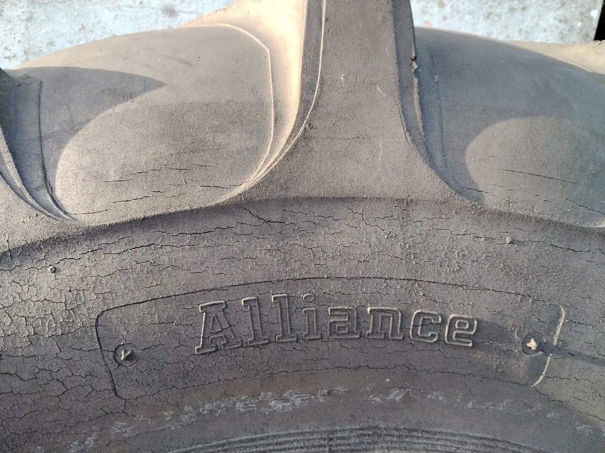 Tractor wheels and tyres - Image 4