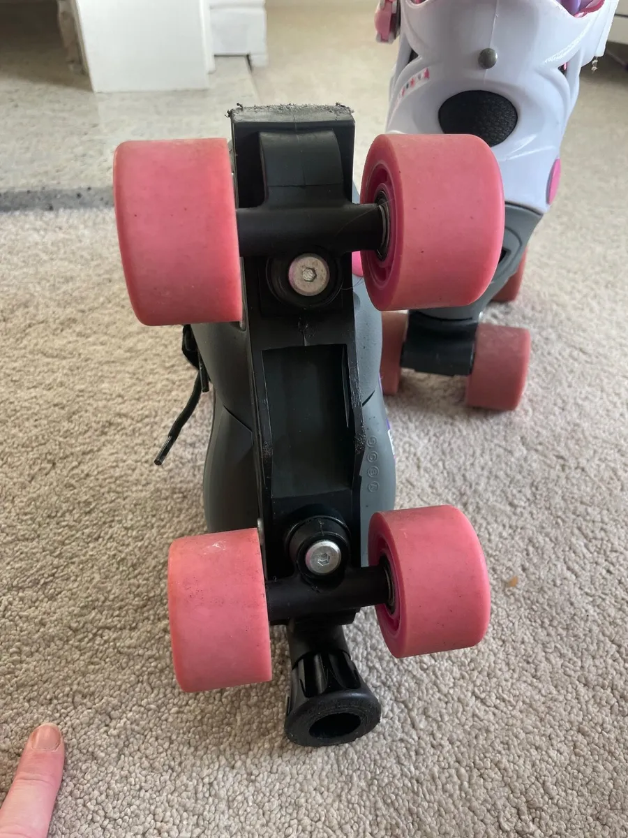 SENHAI ROLLERSKATES - Image 4