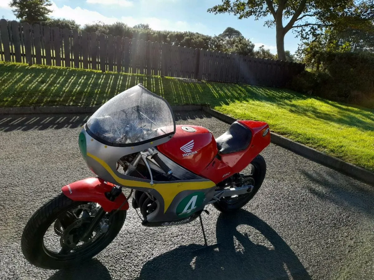 Honda CBR 250 four - Image 3