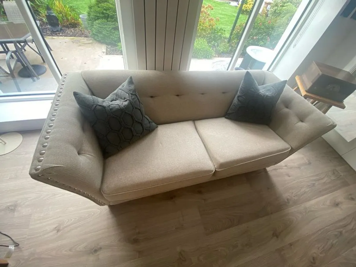 sofa - Image 1