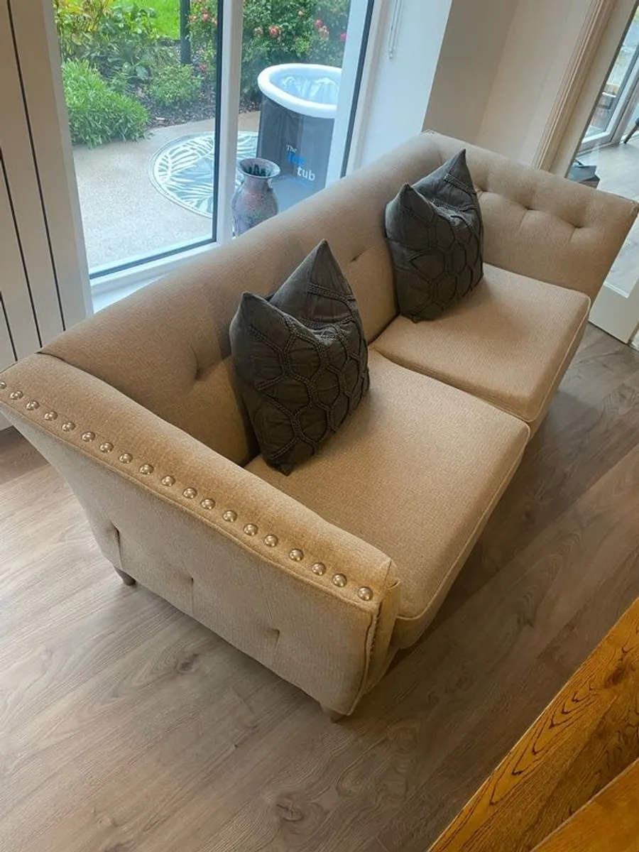 sofa - Image 3
