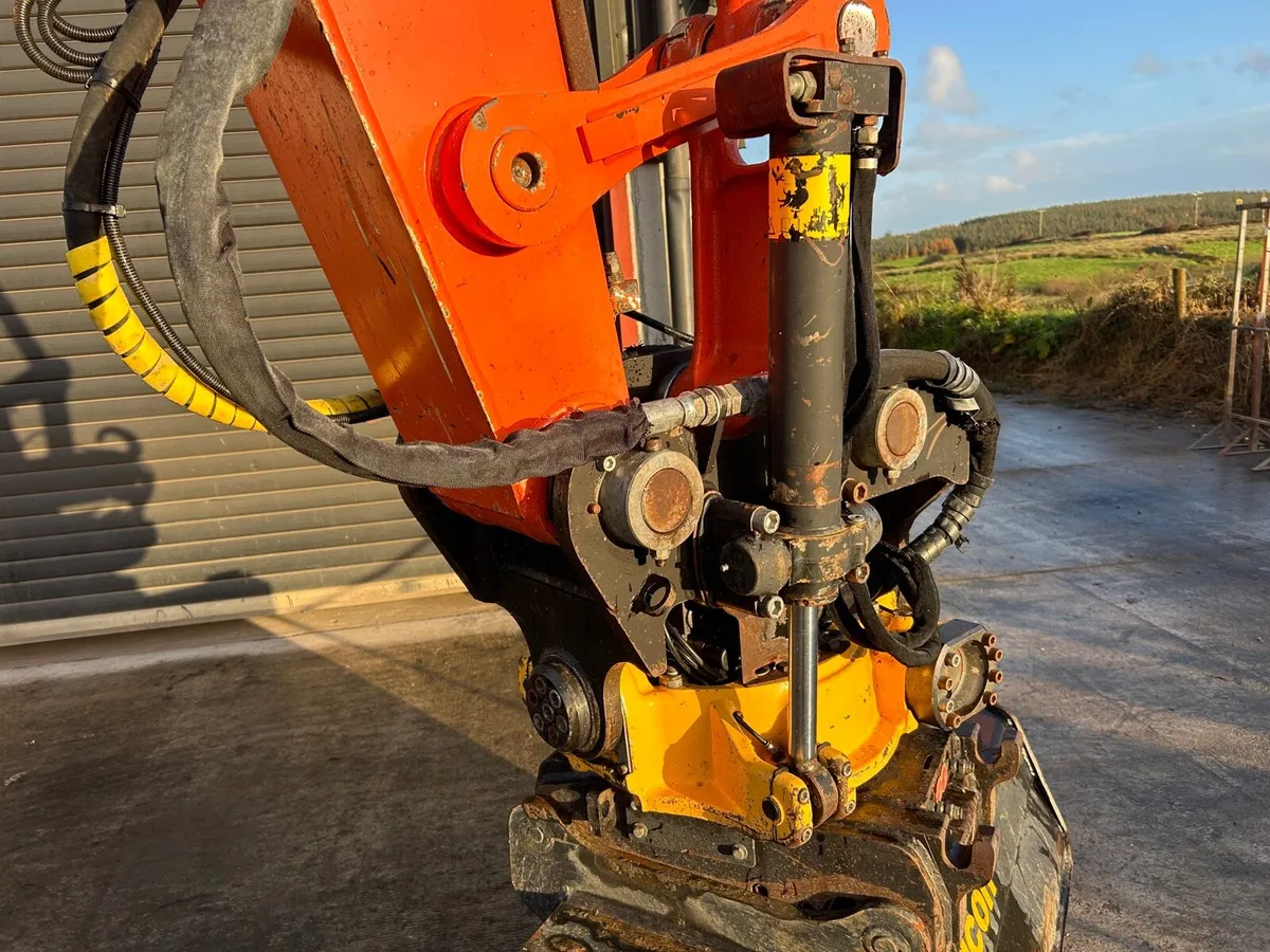 ✅ Engcon Tiltrotator 13-15ton machine - Image 2