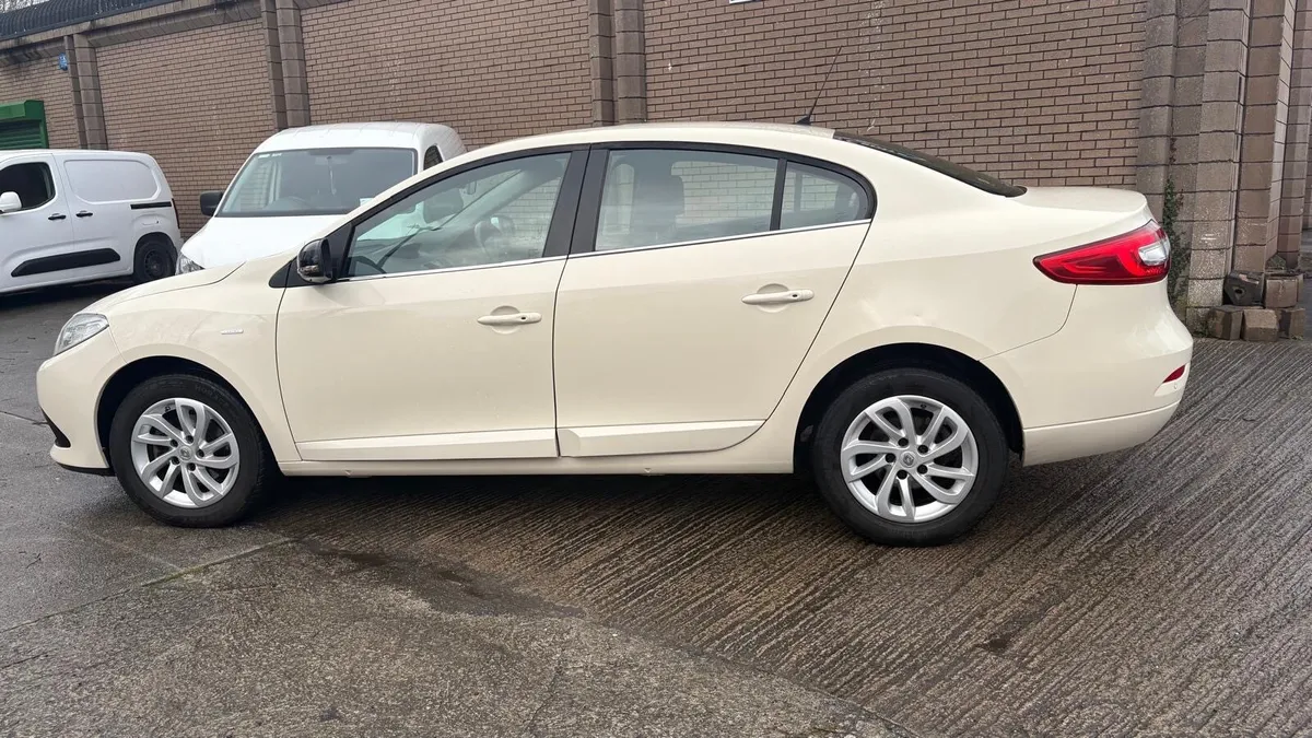 2016 RENAULT FLEUNCE LIMITED EDITION - Image 3