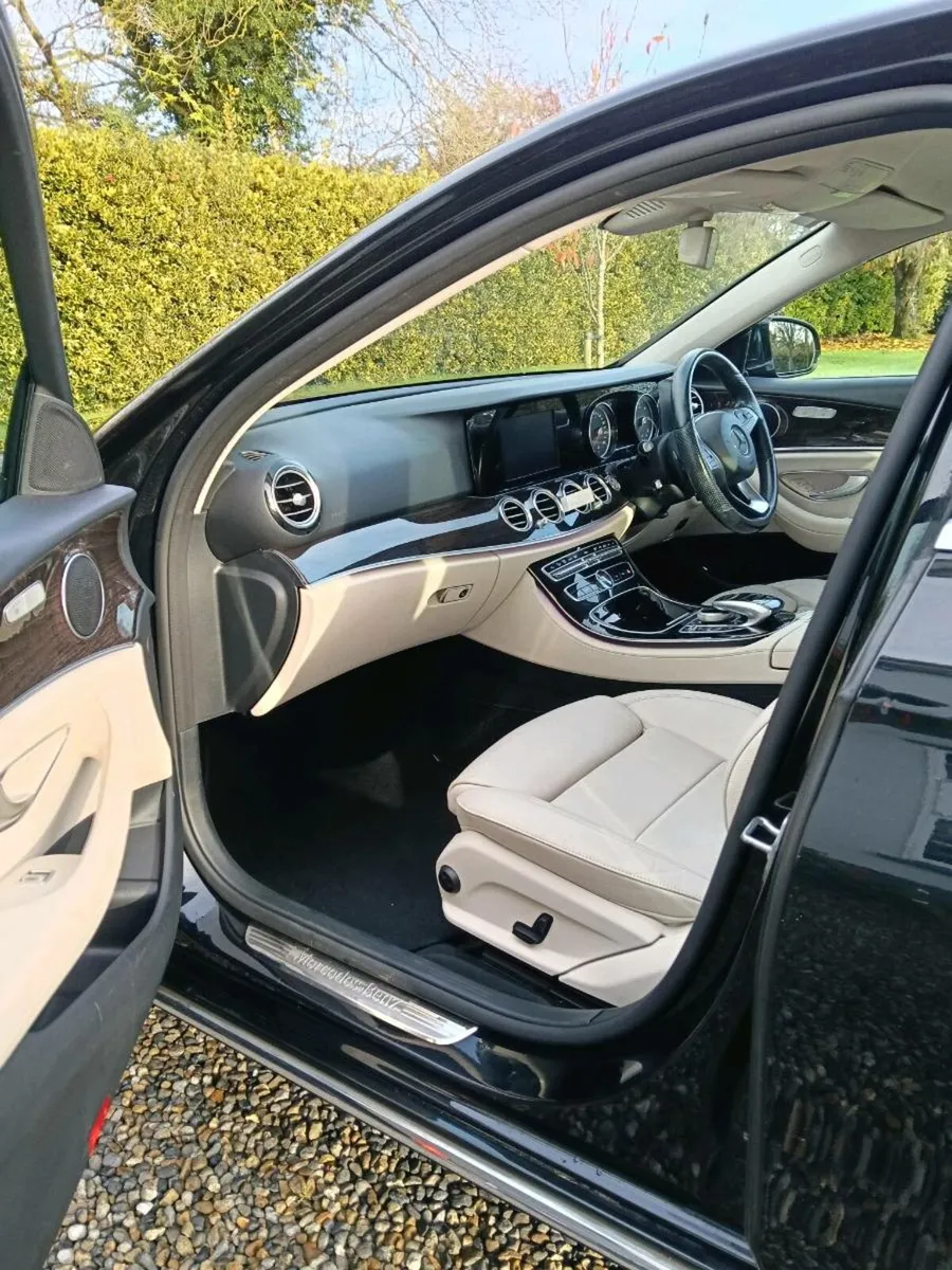 Mercedes-Benz E 200D Avantgarde Auto 2017 - Image 1