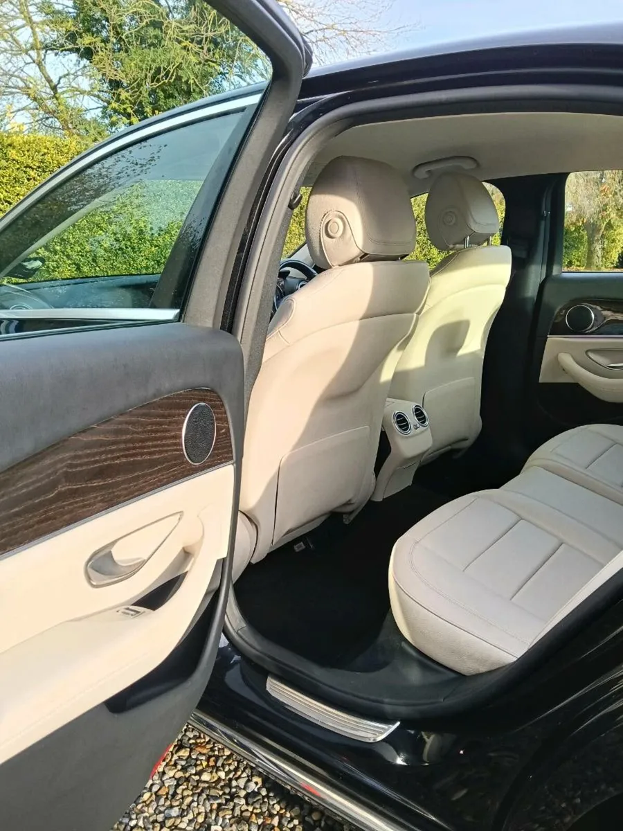 Mercedes-Benz E 200D Avantgarde Auto 2017 - Image 2