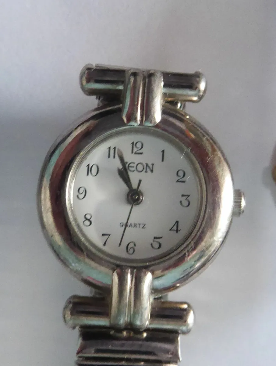 6 vintage quartz watches, all running - Image 4
