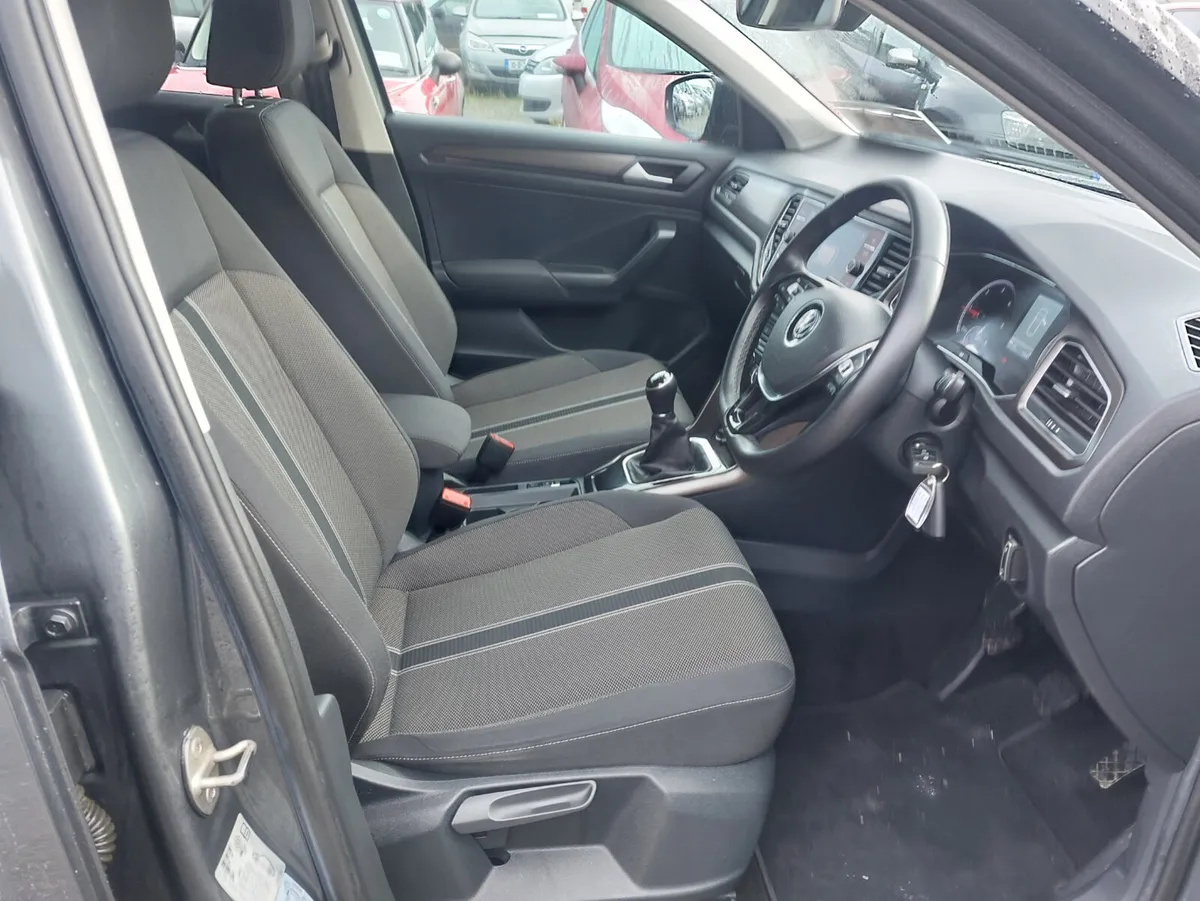 Volkswagen T-Roc 2019 - Image 3