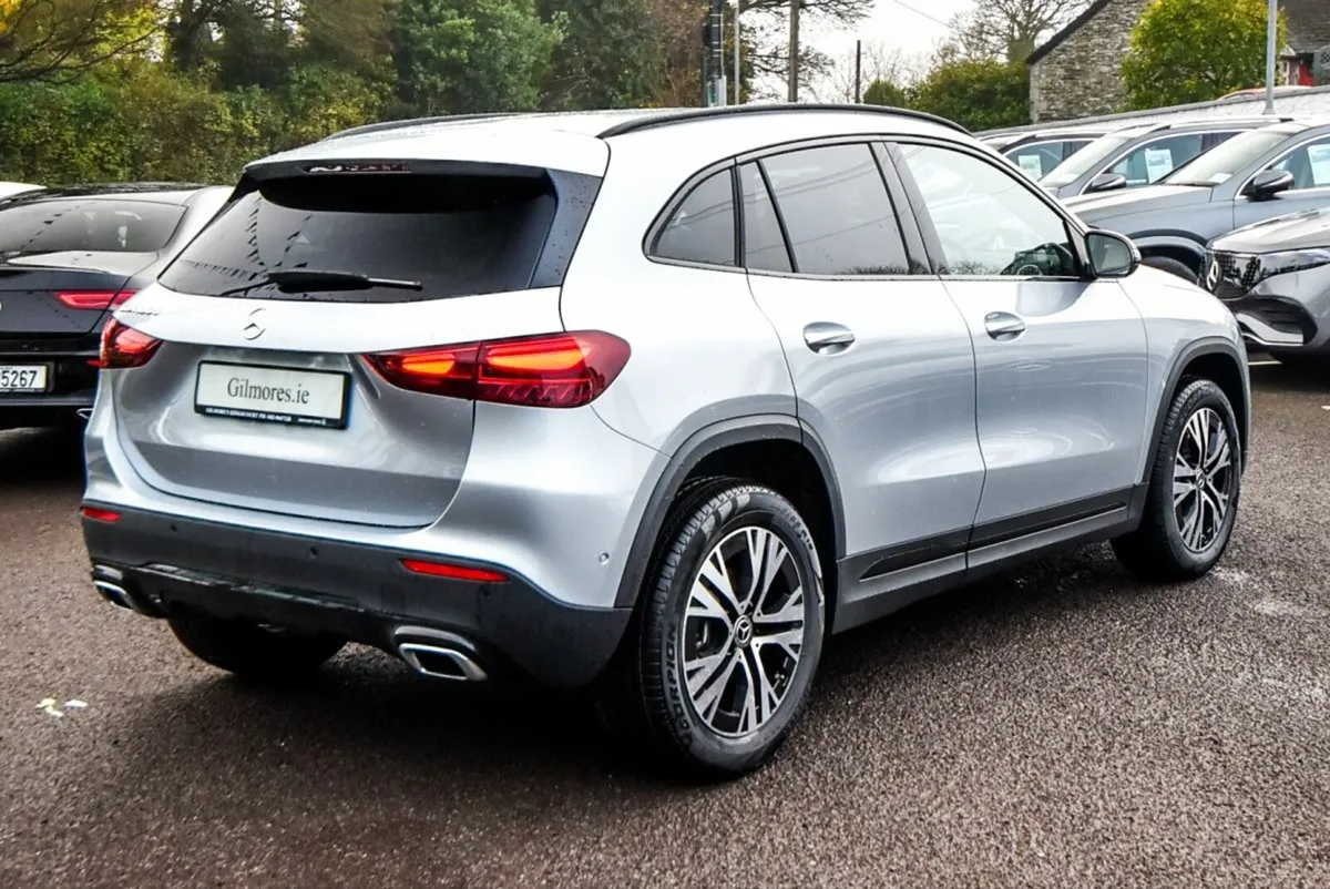 Mercedes-Benz GLA 180d Progressive Night Pack Auto - Image 4