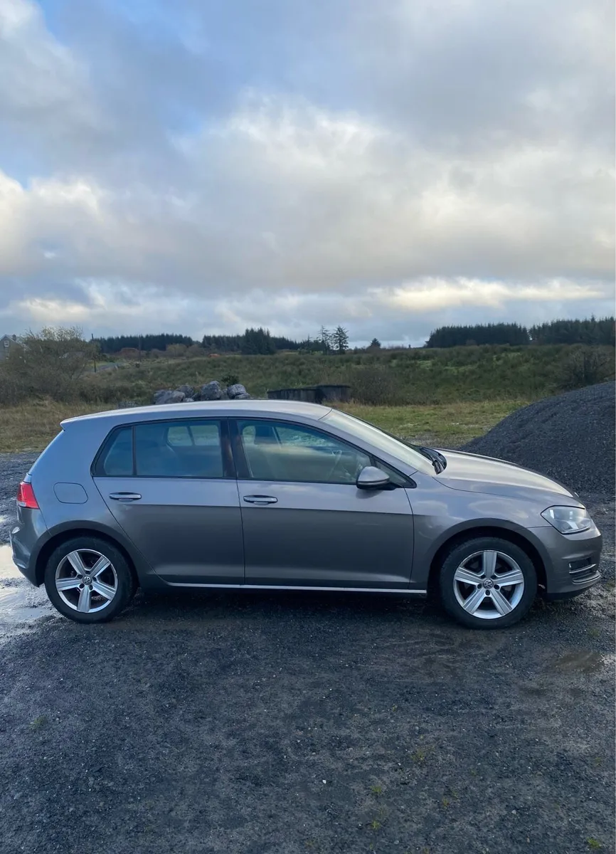 142 Volkswagen Golf - Image 3