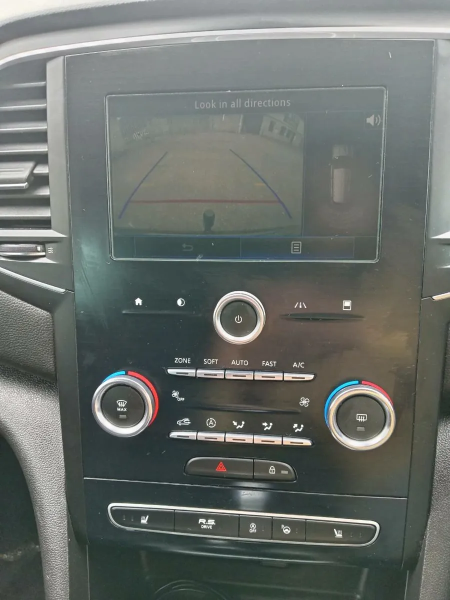 Renault megane estate 2020 gt - Image 3