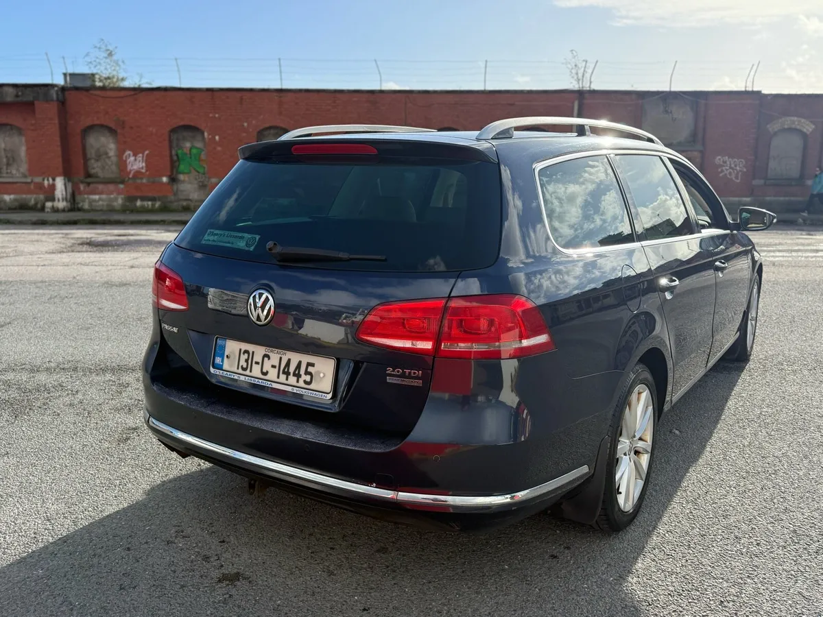 Volkswagen Passat 2013 2.0tdi estate low mileage - Image 3