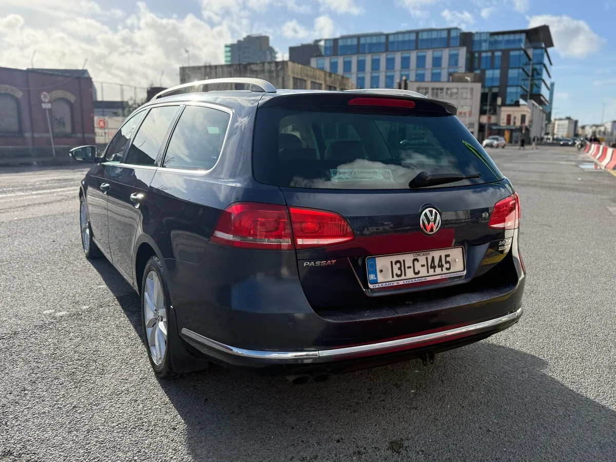 Volkswagen Passat 2013 2.0tdi estate low mileage - Image 4