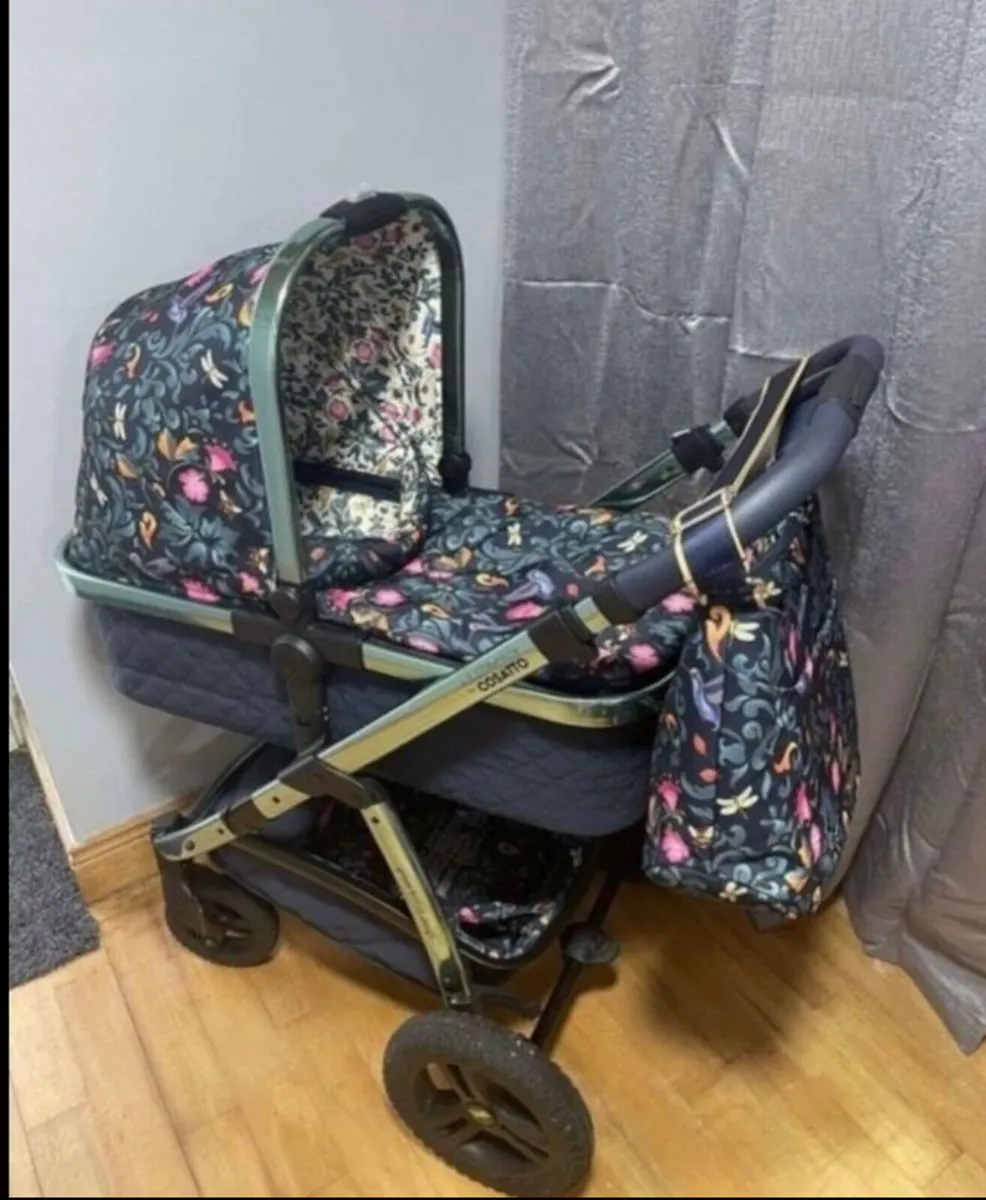 Cosatto wow 2 Pamala faith wilding print. - Image 1