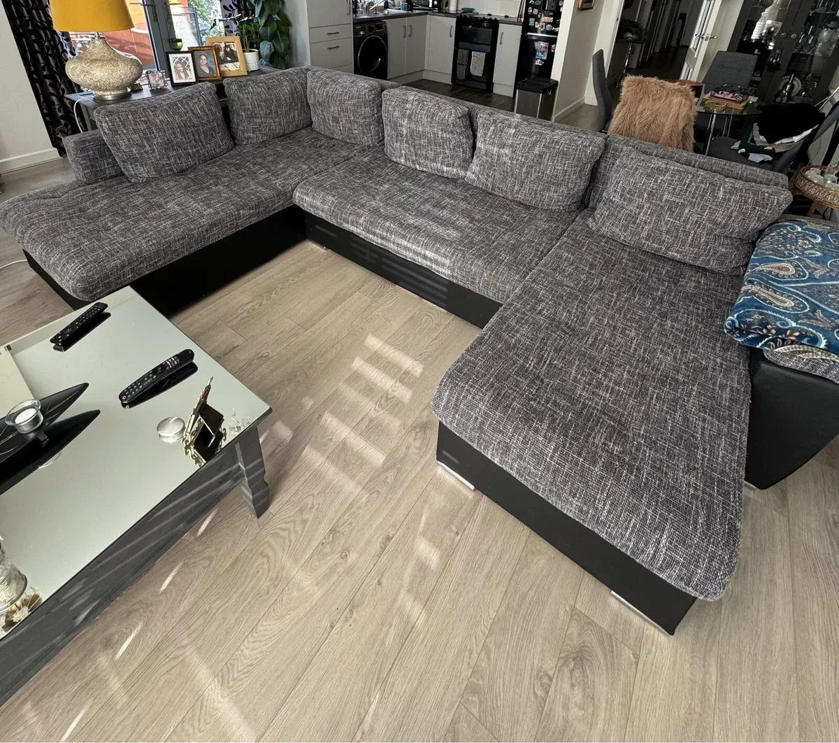 Free COUCH - Image 1