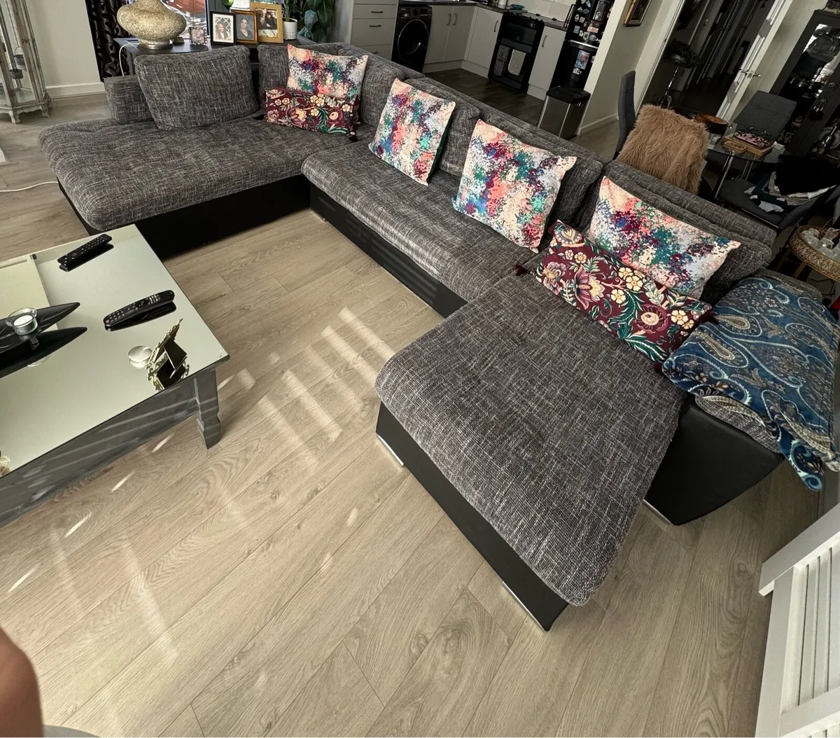 Free COUCH - Image 2