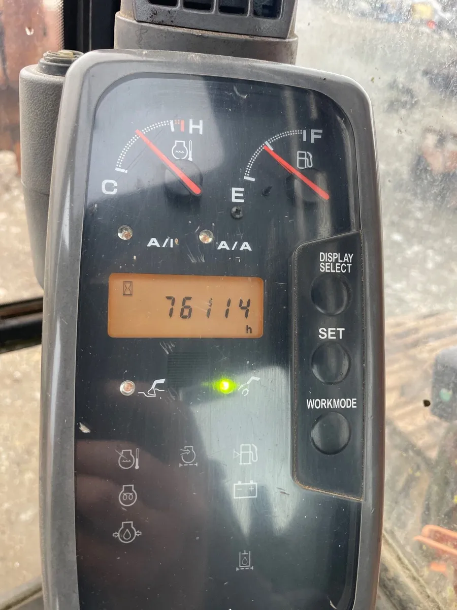 Hitachi 130 - Image 4