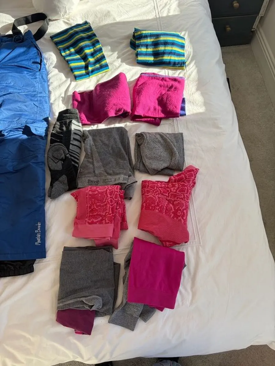 Girls ski gear age 10-12 - Image 2